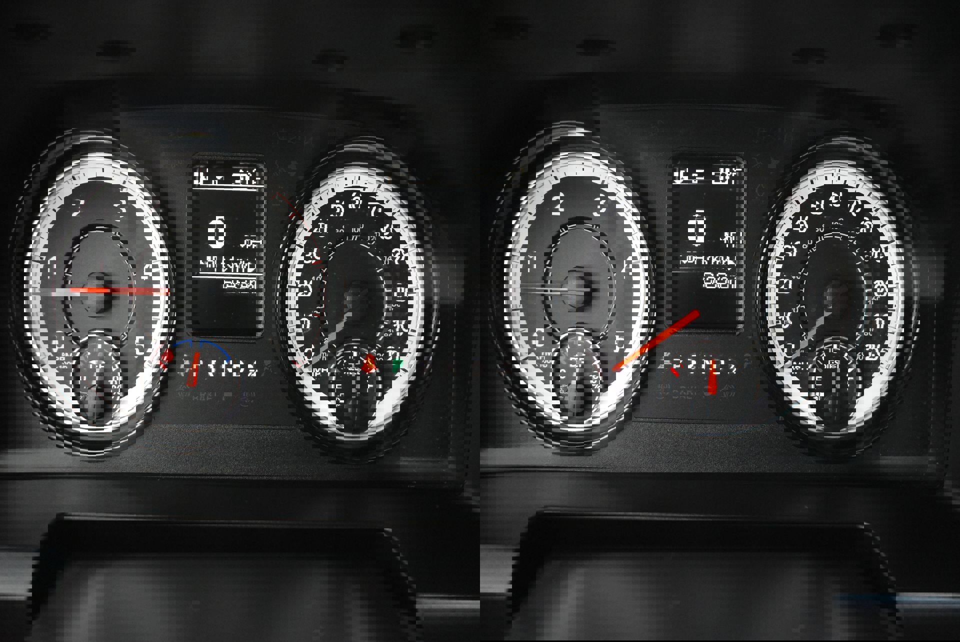 Used 2018 RAM 2500 Tradesman w/ Chrome Appearance Group image 31