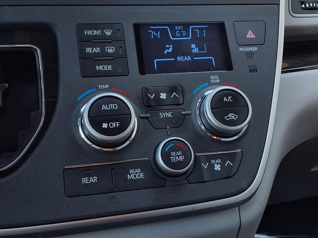 Certified 2020 Toyota Sienna XLE image 8