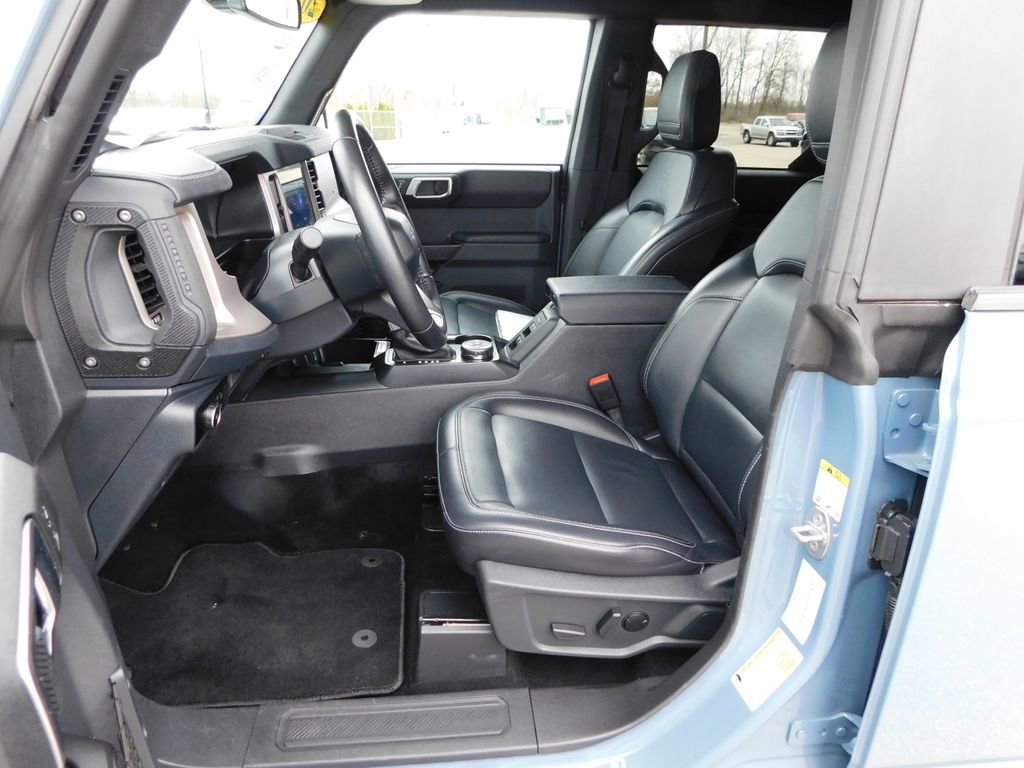 Used 2025 Ford Bronco Outer Banks image 13