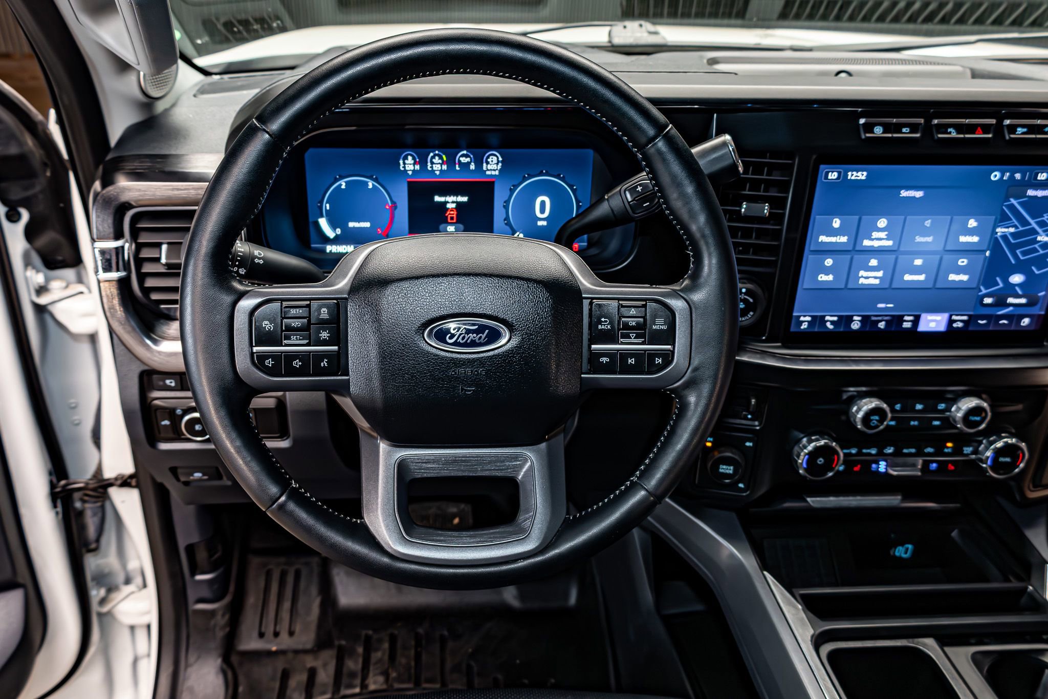 Used 2024 Ford F350 Lariat w/ Lariat Ultimate Package image 19