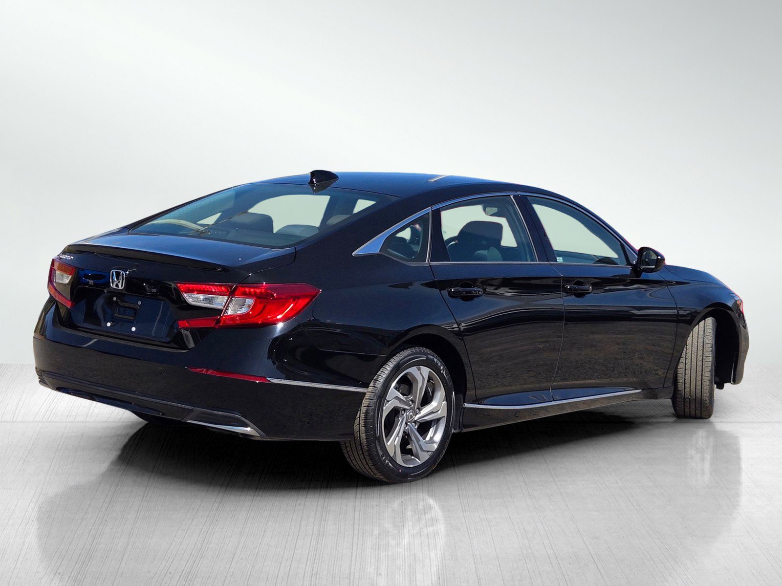 Used 2018 Honda Accord EX image 4