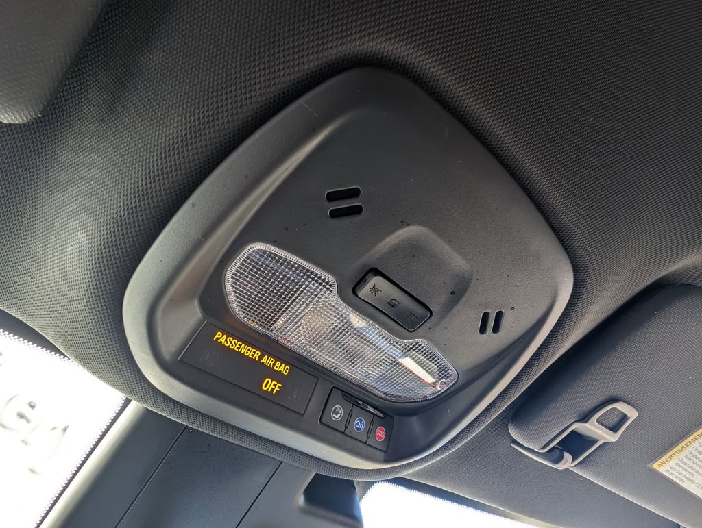 Used 2025 Chevrolet Trax RS w/ Driver Confidence Package image 31