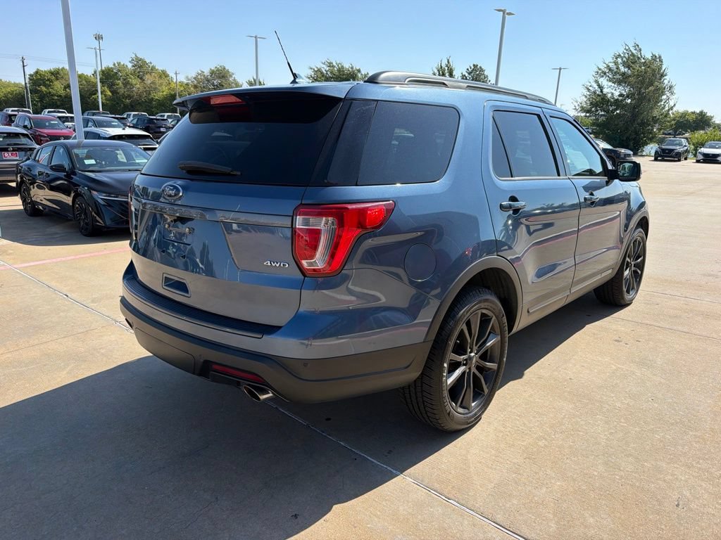Used 2018 Ford Explorer XLT w/ Equipment Group 202A AWD/4WD image 5