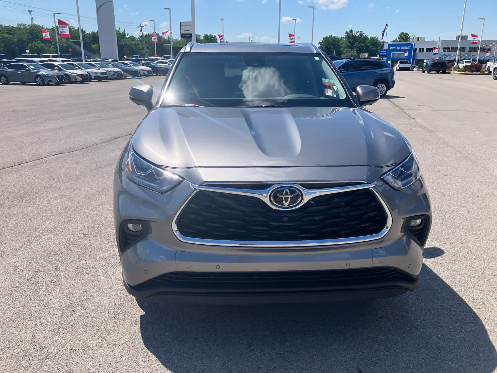 Certified 2025 Toyota Highlander Limited AWD/4WD image 3