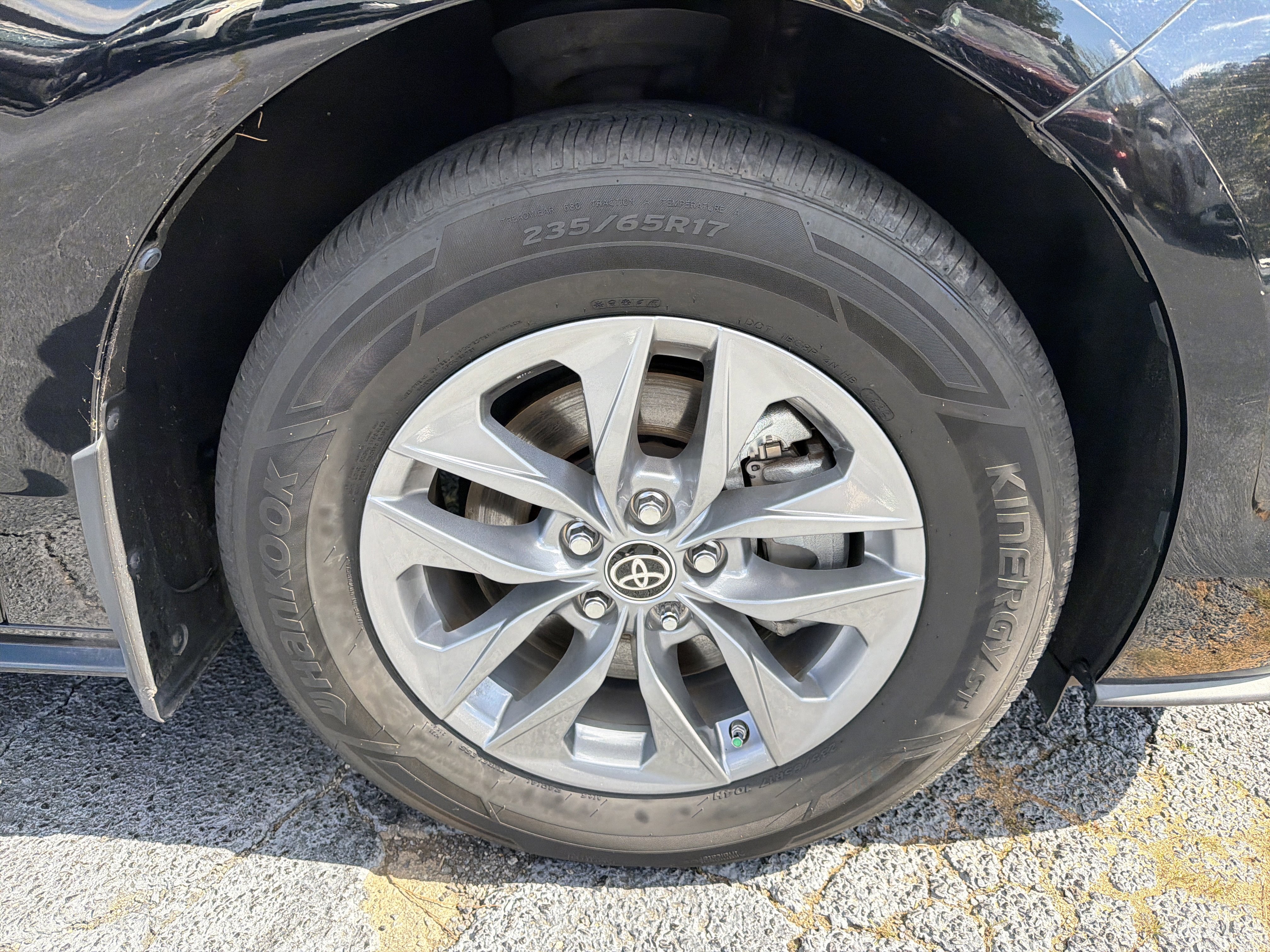 Used 2022 Toyota Sienna XLE image 10