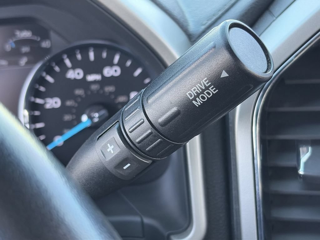 Used 2022 Ford F350 Lariat w/ Black Appearance Package AWD/4WD image 23