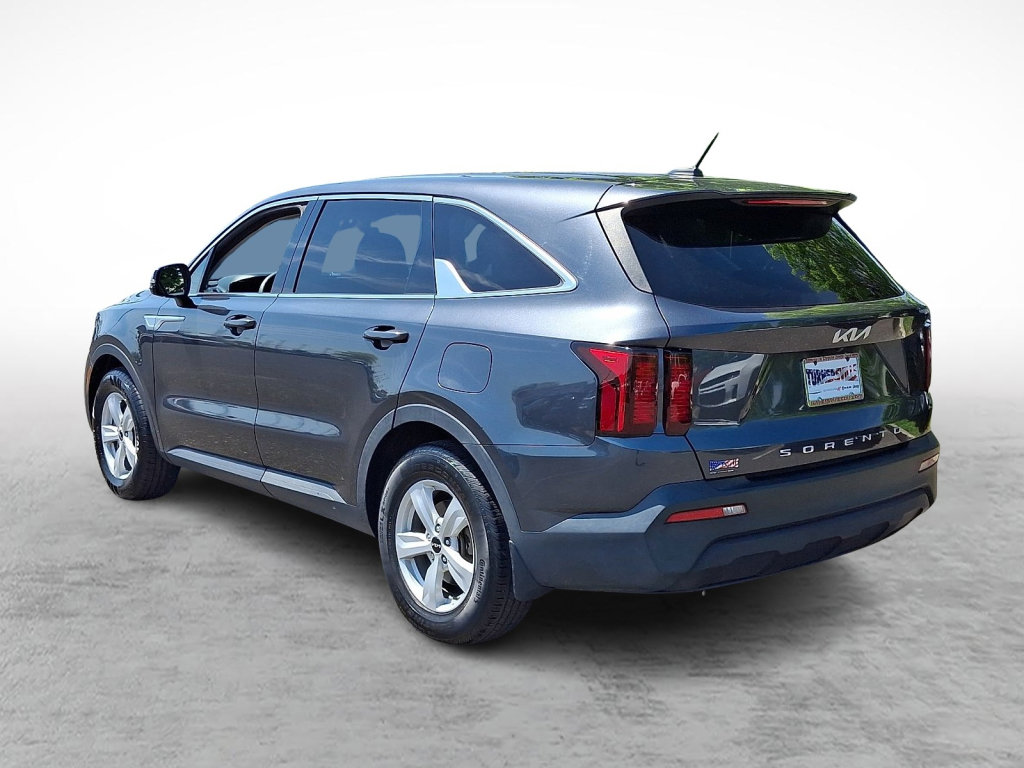 Used 2022 Kia Sorento LX FWD image 3