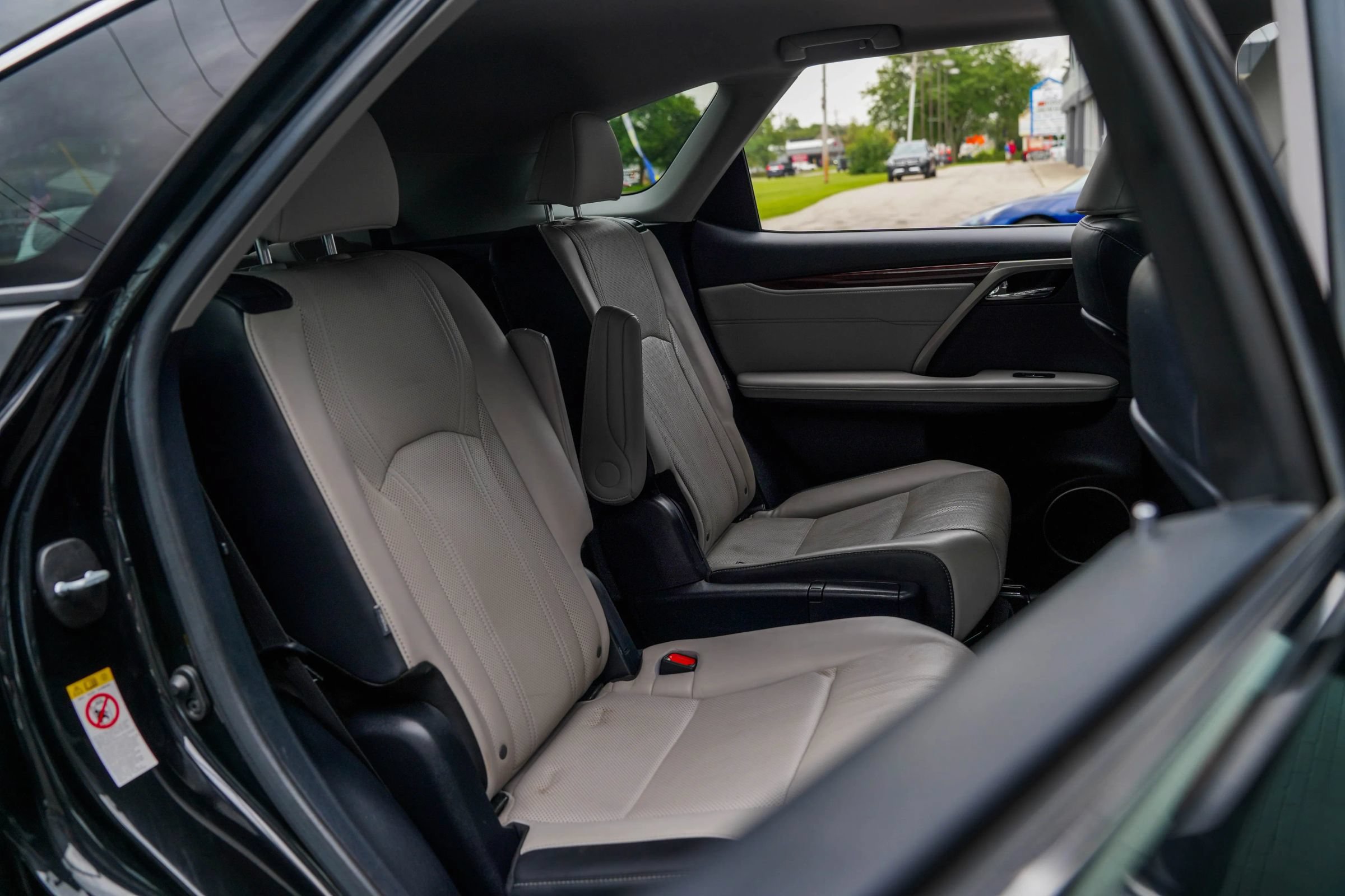 Used 2018 Lexus RX 450hL Premium w/ Premium Package AWD/4WD image 32