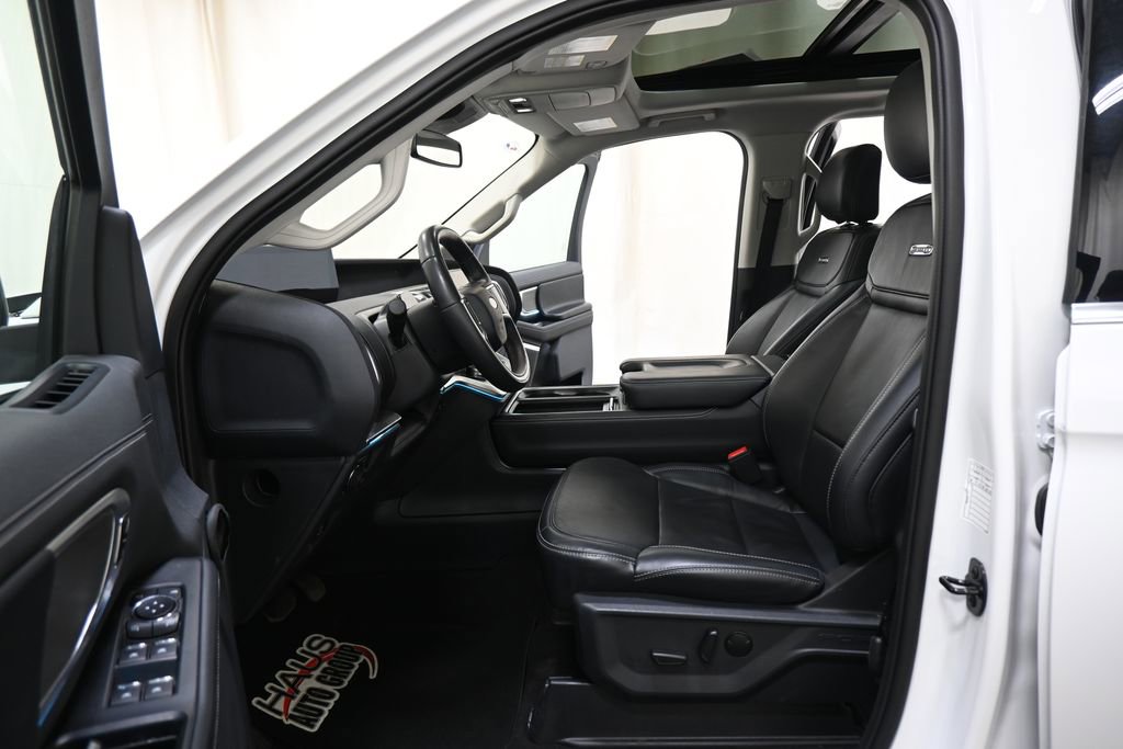 Used 2025 Ford Expedition Max Platinum image 12