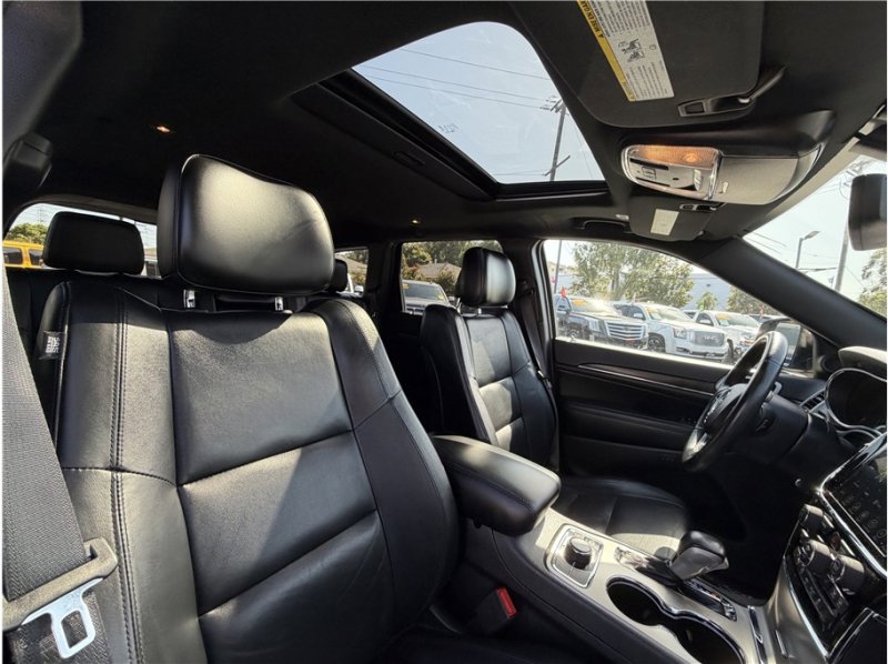 Used 2019 Jeep Grand Cherokee Limited image 34