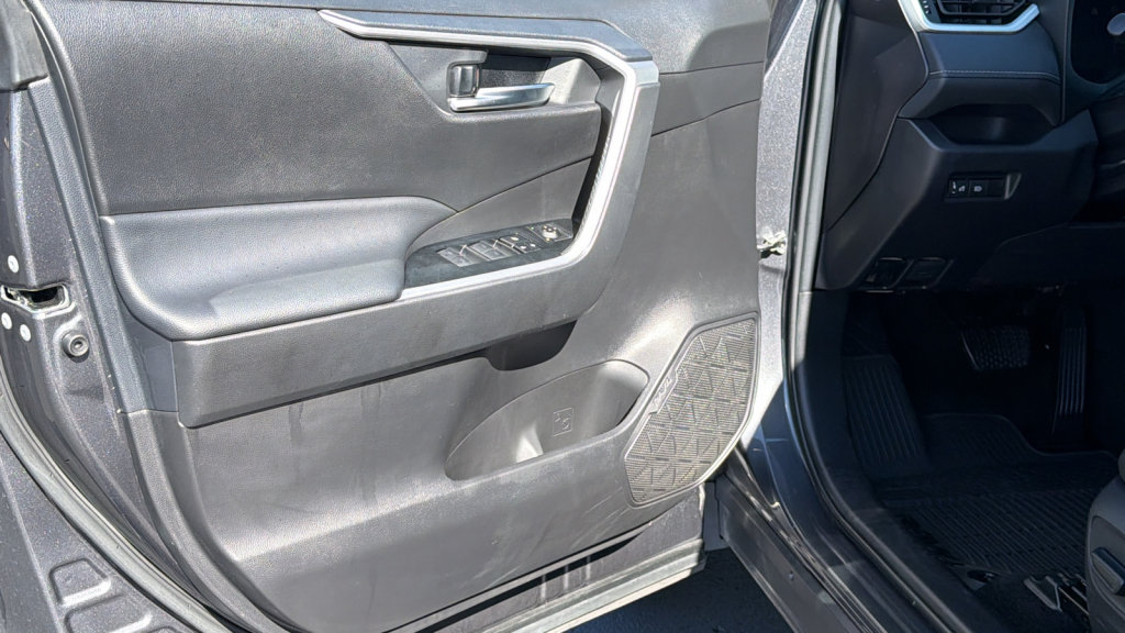 Certified 2025 Toyota RAV4 XLE AWD/4WD image 23