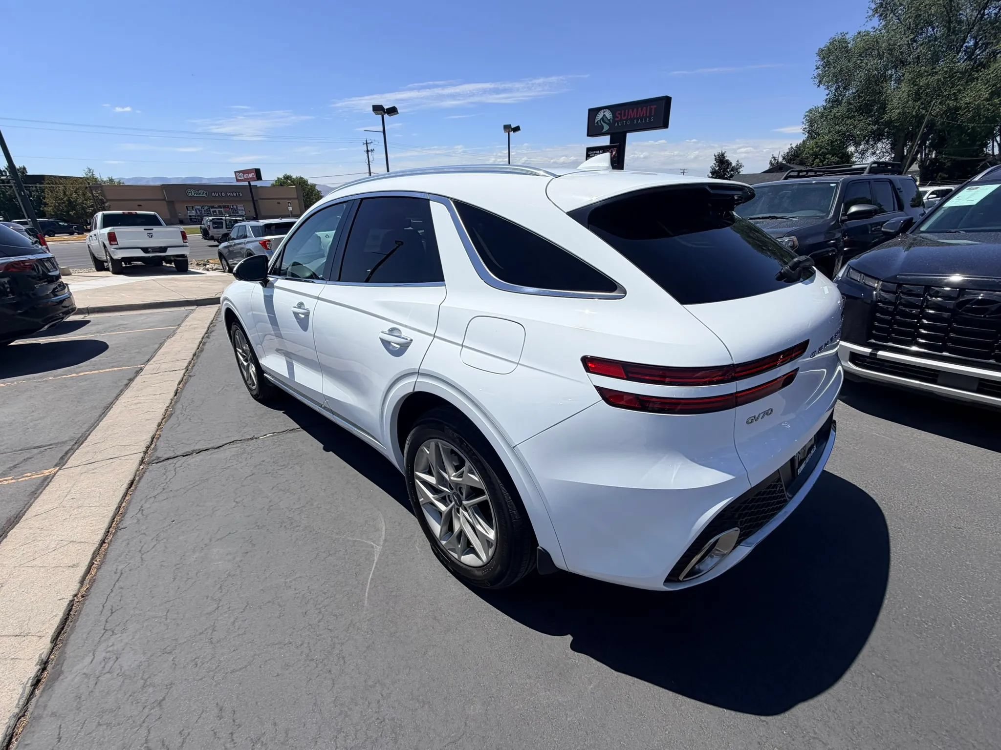 Used 2024 Genesis GV70 2.5T w/ Advanced Package AWD/4WD image 5