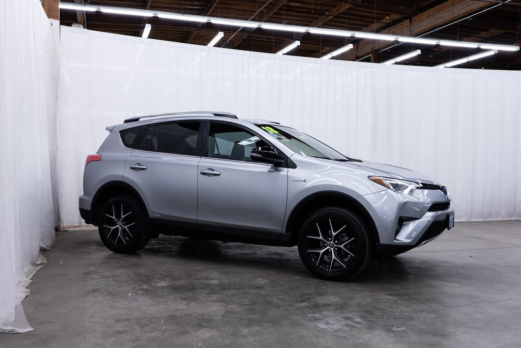 Used 2018 Toyota RAV4 SE w/ Advanced Technology Package