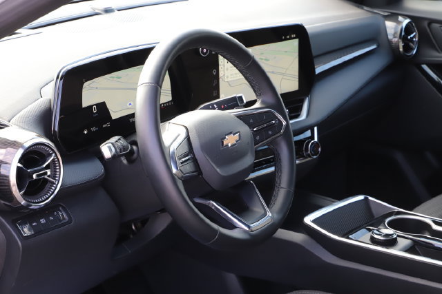 Used 2026 Chevrolet Equinox LT AWD/4WD image 10
