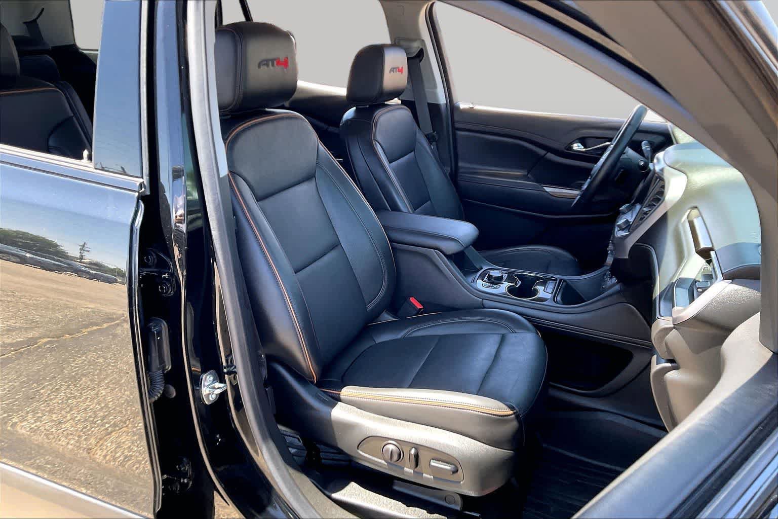 Used 2023 GMC Acadia AT4 w/ Technology Package AWD/4WD image 9