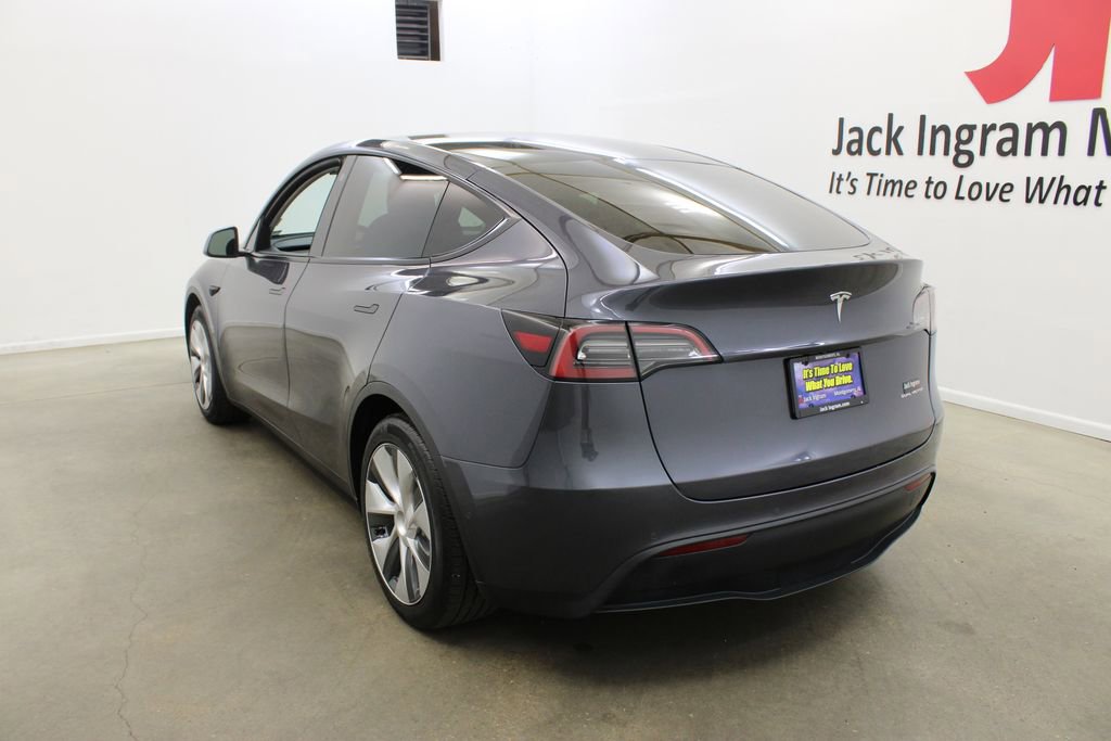 Used 2022 Tesla Model Y Long Range image 3