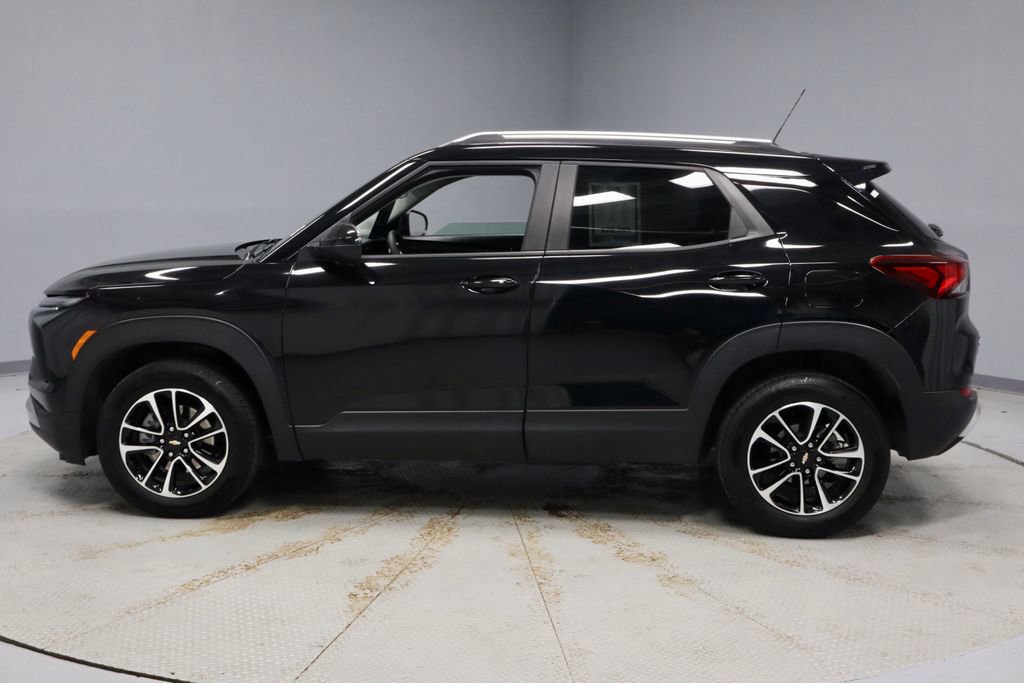 Used 2025 Chevrolet TrailBlazer LT AWD/4WD image 7