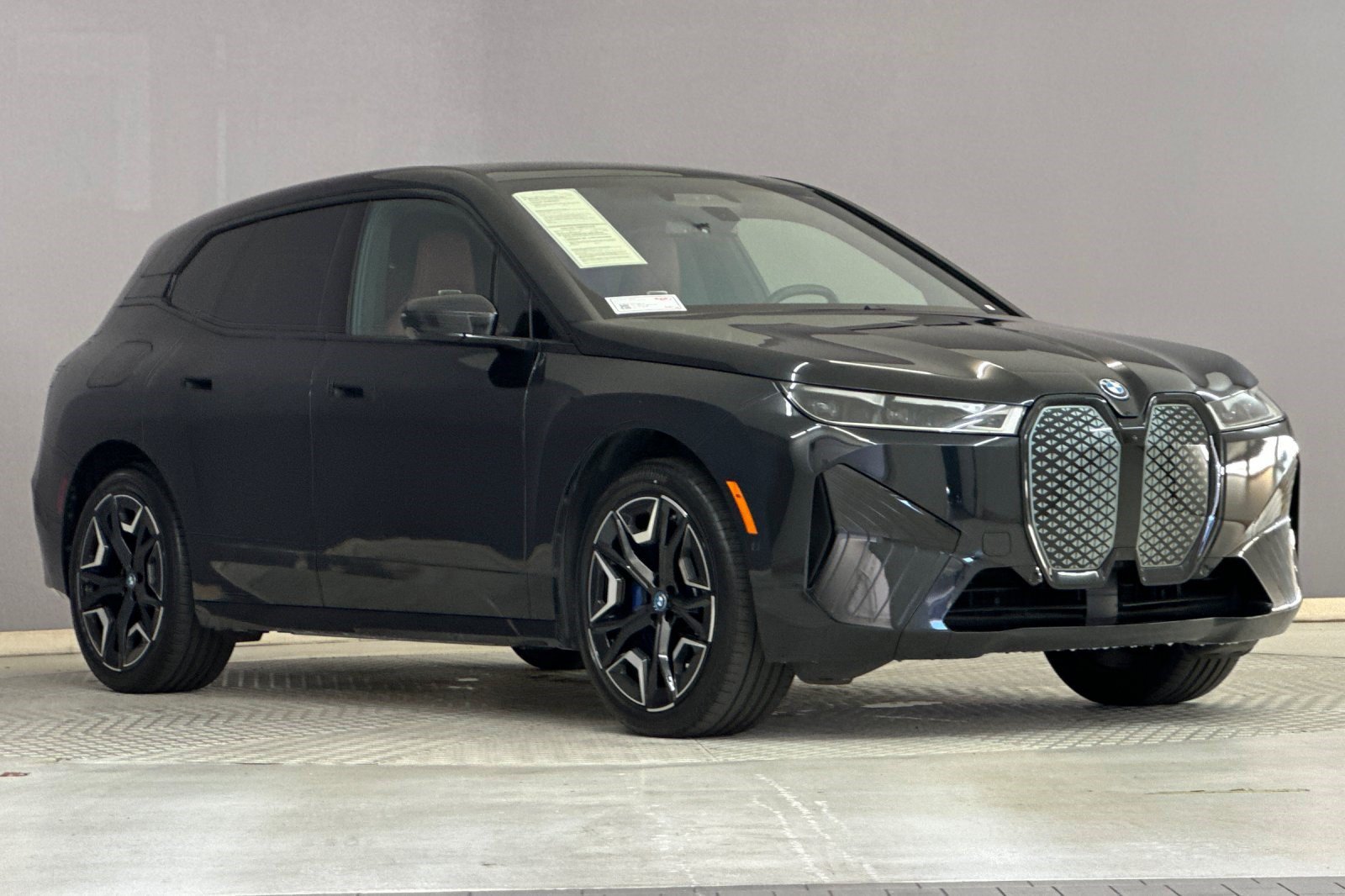 Certified 2024 BMW iX xDrive50 w/ Premium Package AWD/4WD image 7