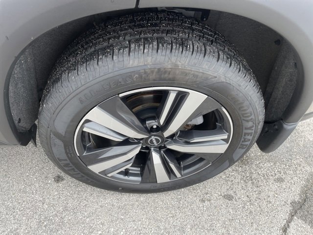 Used 2023 Nissan Rogue Platinum w/ Platinum Premium Package image 16