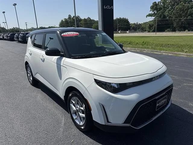 Certified 2023 Kia Soul S FWD image 1