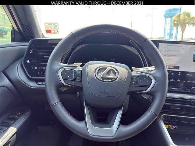 Used 2026 Lexus TX 550h AWD Plug-In Hybrid w/ Technology Package image 17