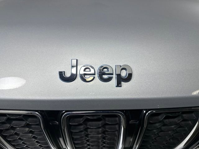 Used 2023 Jeep Grand Cherokee Overland image 9