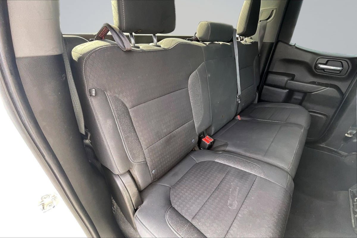 Used 2020 Chevrolet Silverado 1500 LT w/ Convenience Package AWD/4WD image 28