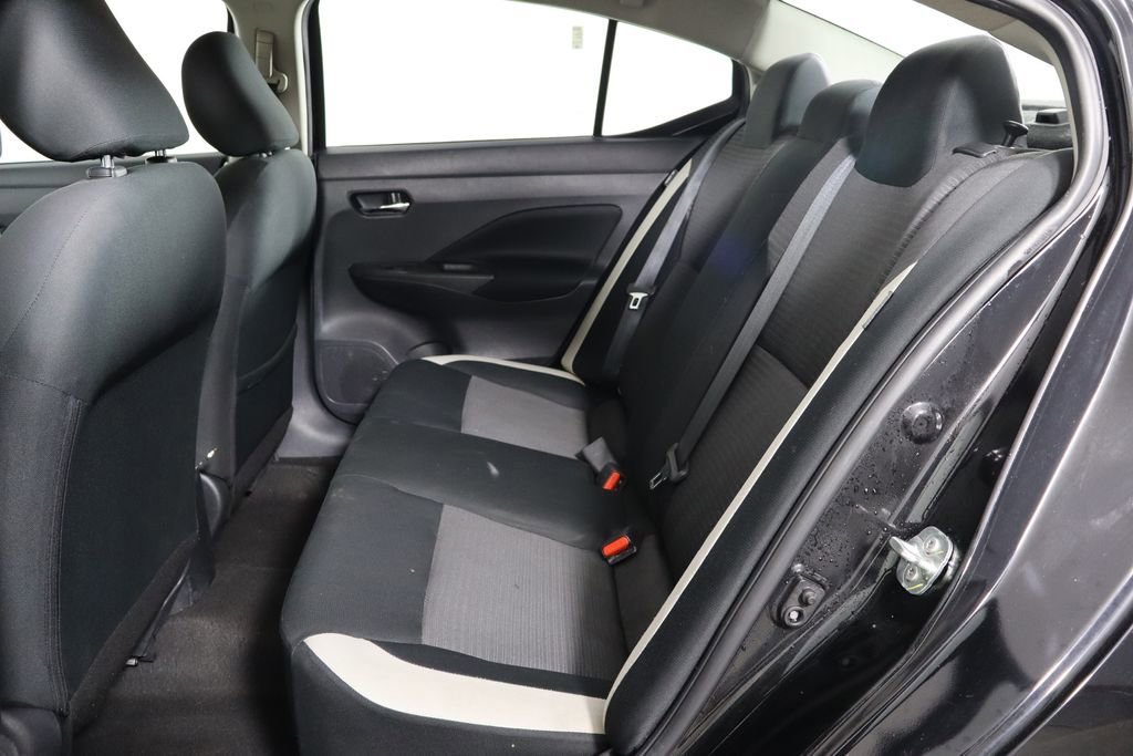 Used 2021 Nissan Versa SV image 14