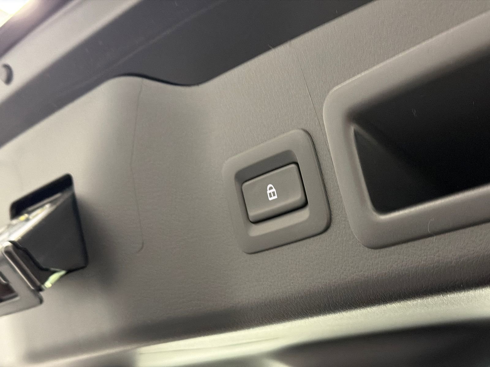 New 2026 MAZDA MAZDA3 2.5 S Hatchback w/ Premium Pkg image 9