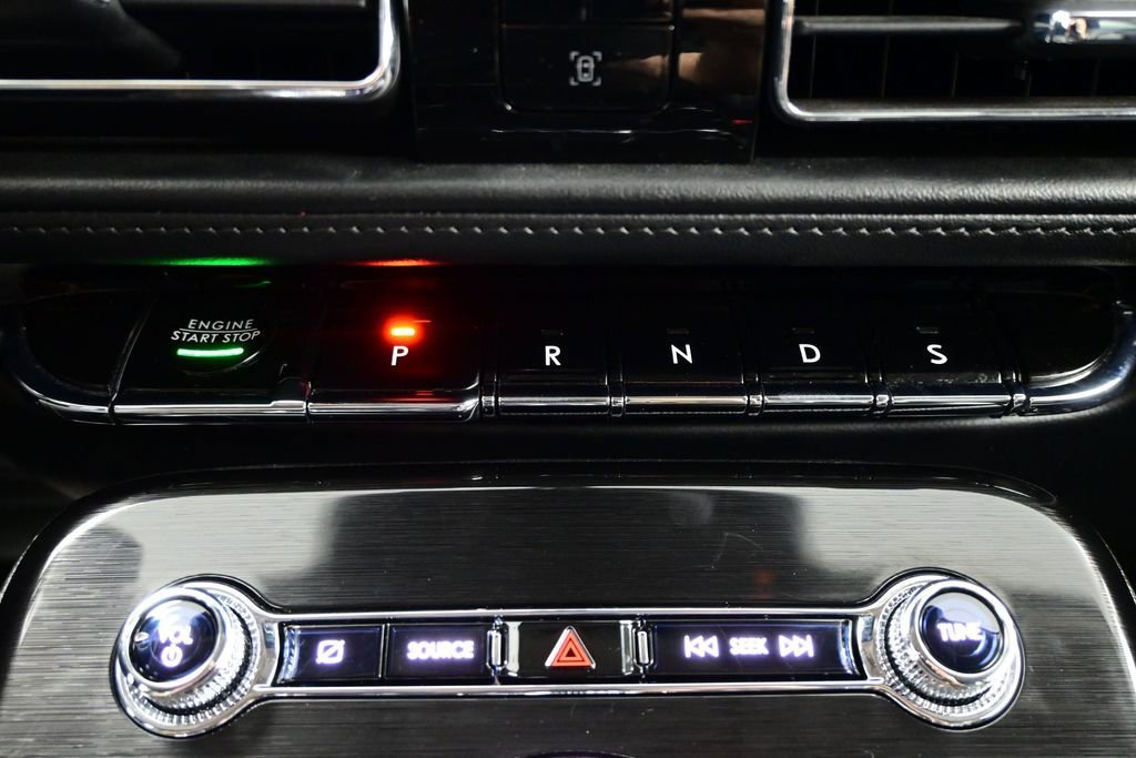 Used 2023 Lincoln Nautilus FWD w/ Premium Package image 21