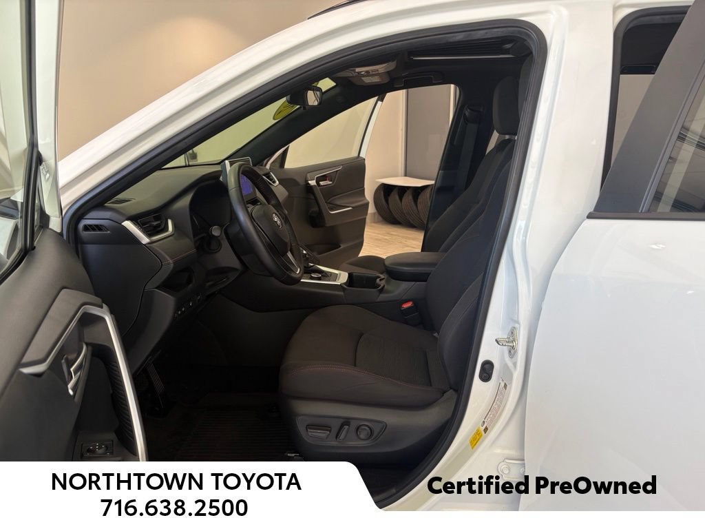 Used 2023 Toyota RAV4 SE w/ Weather & Moonroof Package AWD/4WD image 20