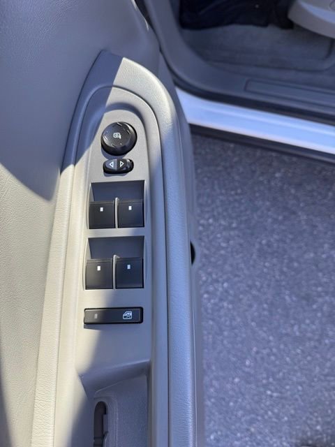 Used 2017 Chevrolet Traverse LS FWD image 14