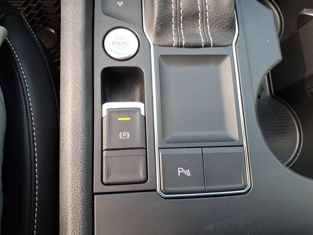 Used 2021 Volkswagen Atlas SE FWD image 13