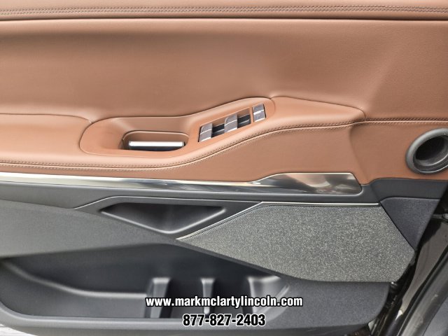 New 2026 Lincoln Navigator Reserve AWD/4WD image 25