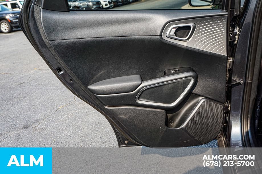 Used 2025 Kia Soul LX w/ LX Technology Package FWD image 47