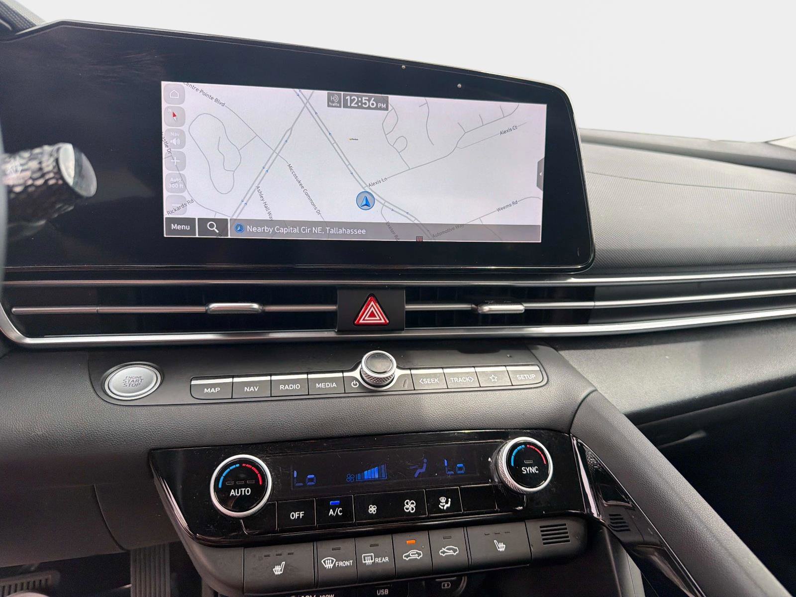 Used 2023 Hyundai Elantra Limited image 21