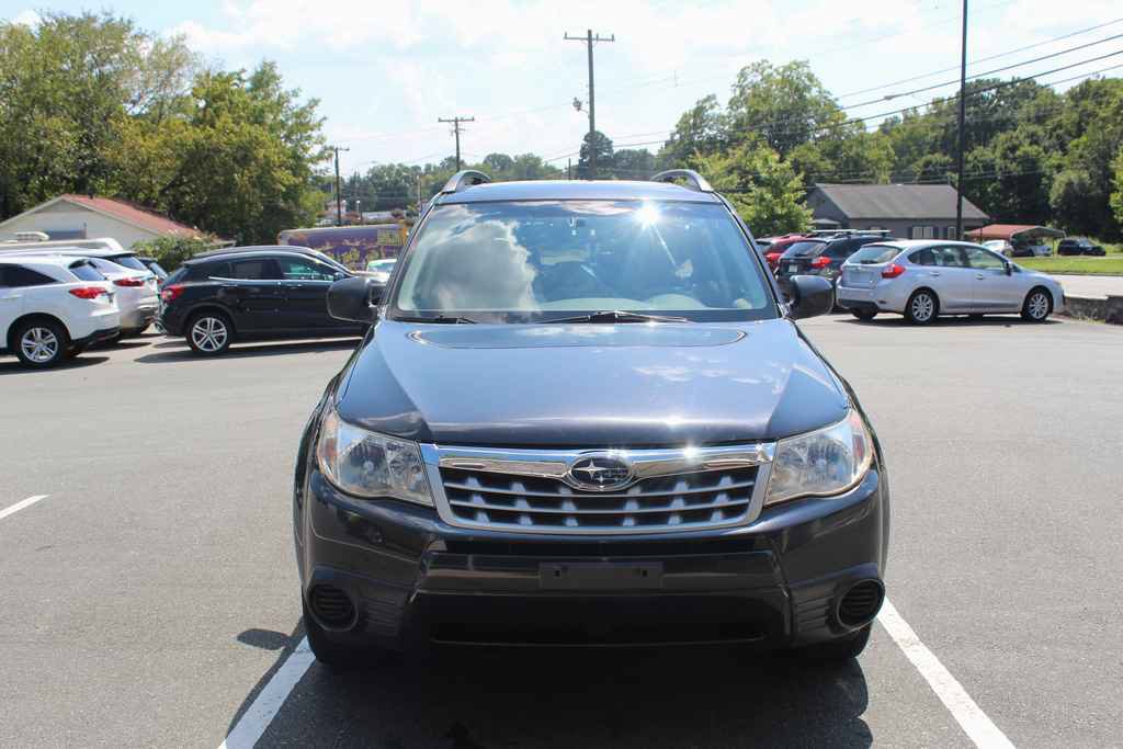 Used 2013 Subaru Forester 2.5X Premium w/ All-Weather Pkg AWD/4WD image 2