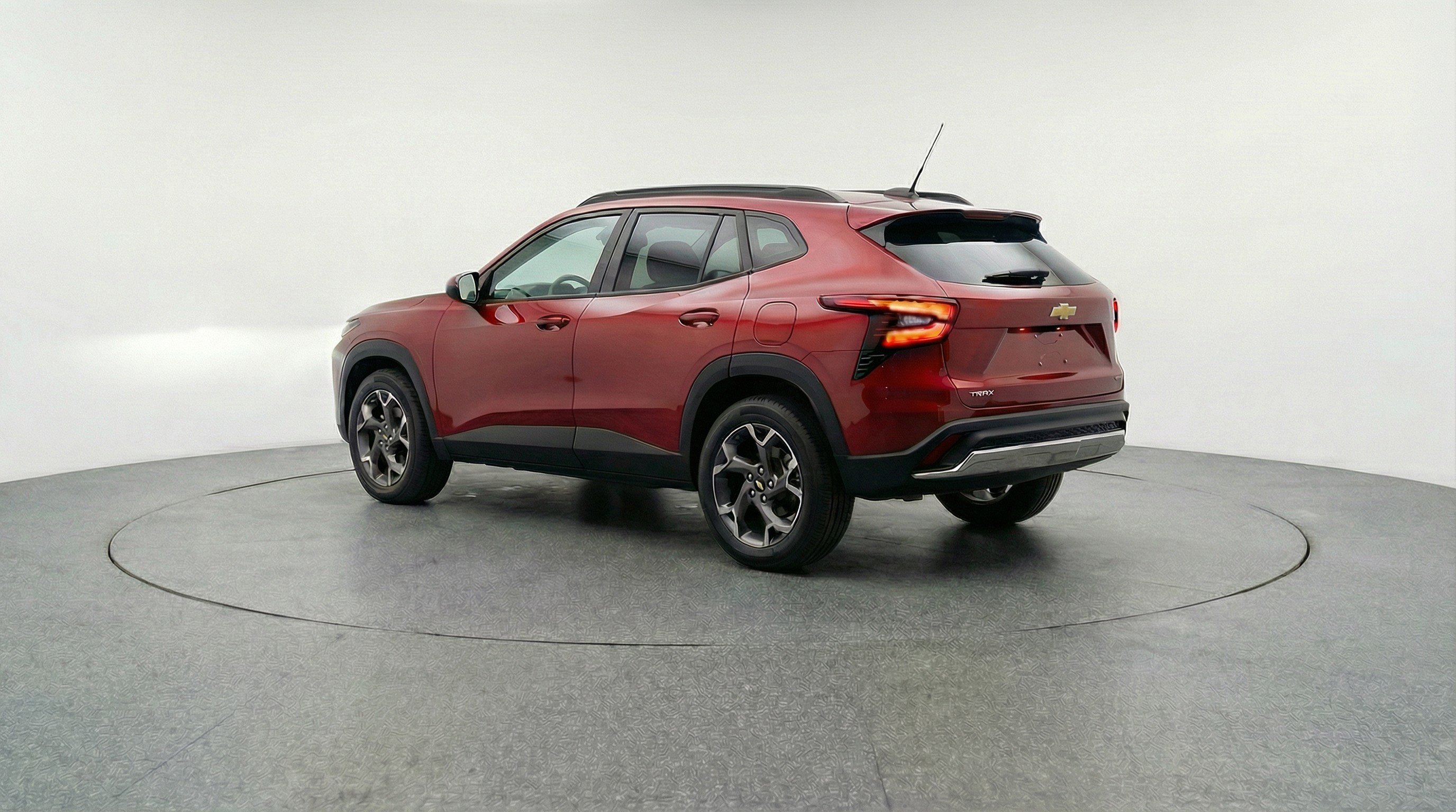 Used 2025 Chevrolet Trax LT FWD image 6