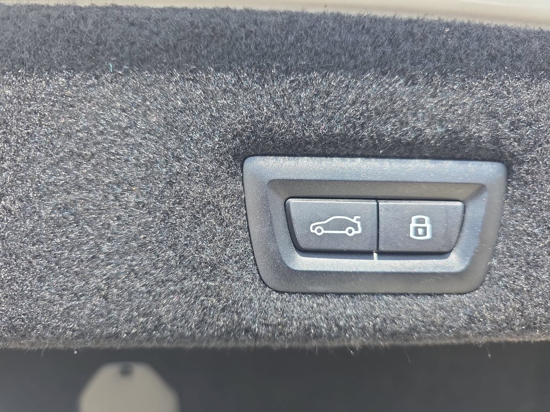 Used 2025 BMW 740i RWD image 13