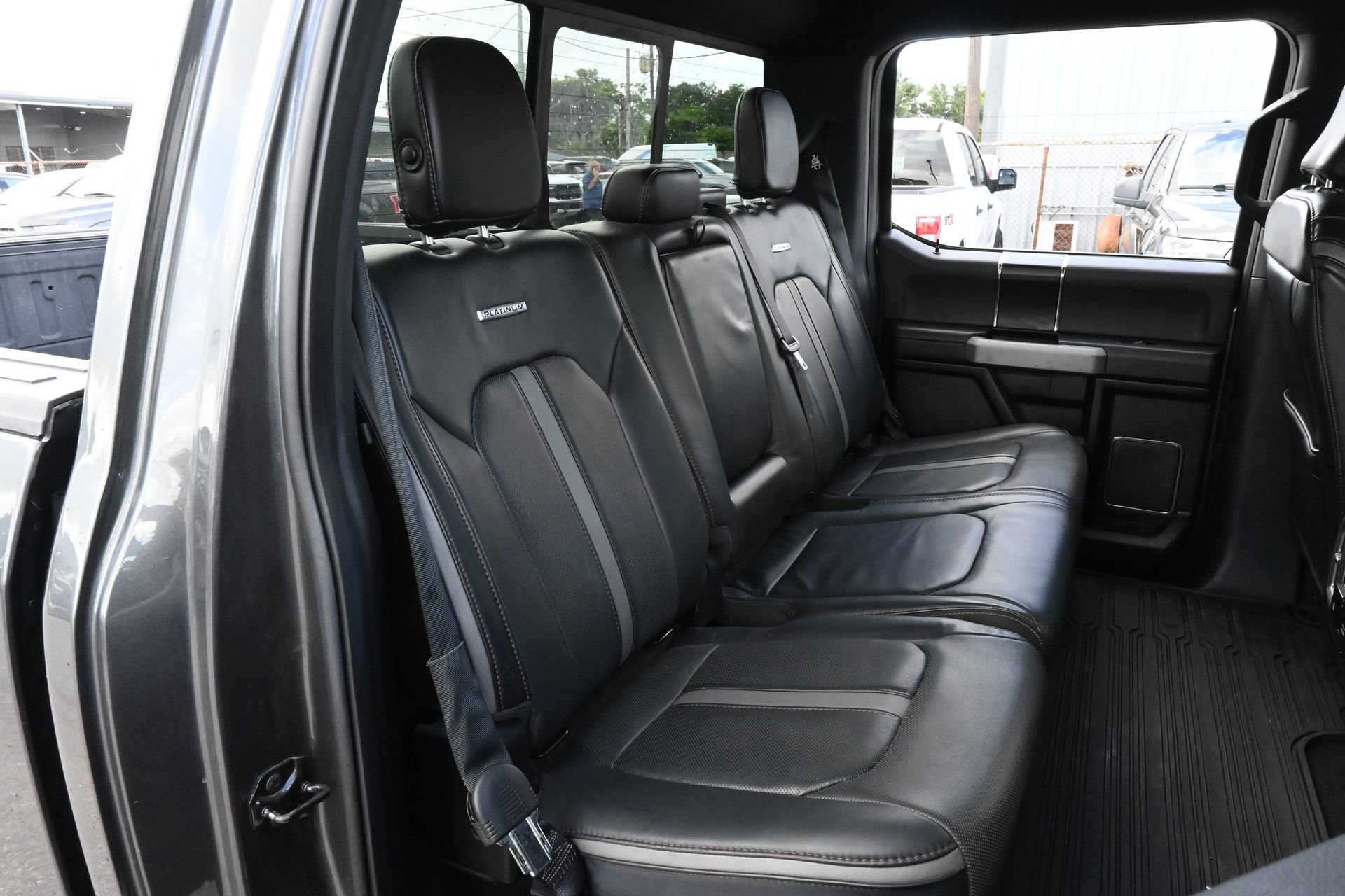 Used 2018 Ford F150 Platinum w/ Equipment Group 701A Luxury AWD/4WD image 22