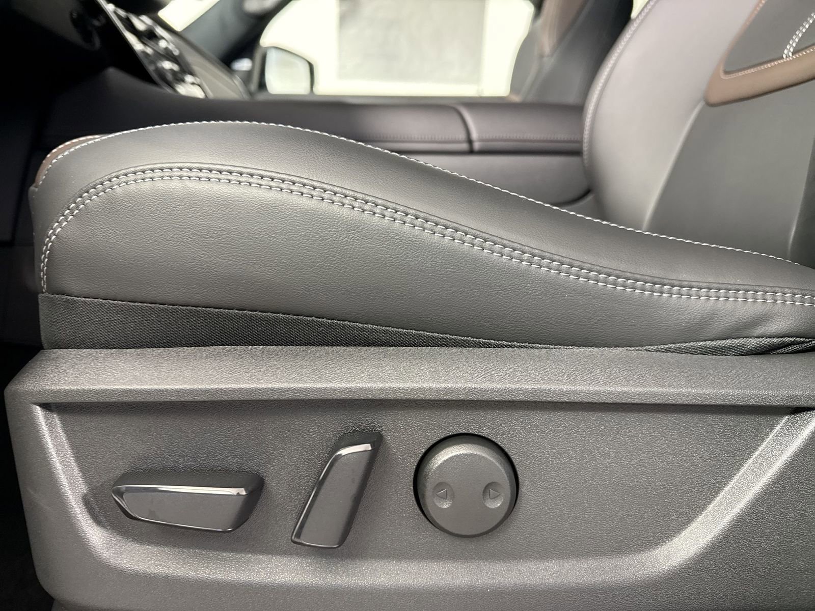 New 2026 Nissan Armada SL image 20