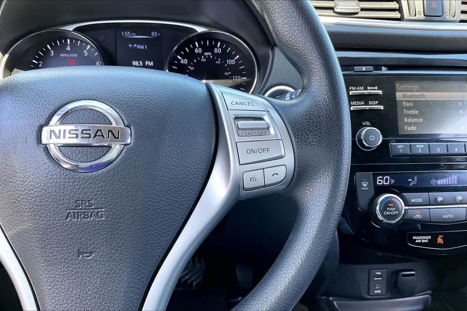 Used 2016 Nissan Rogue SV FWD image 25