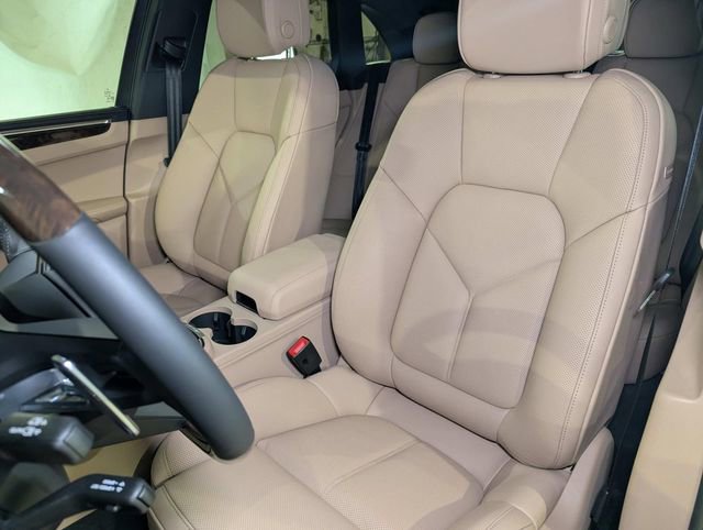 New 2026 Porsche Macan S image 17