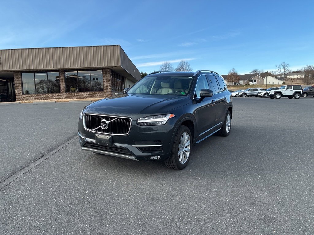Used 2017 Volvo XC90 T6 Momentum w/ Vision Package image 2