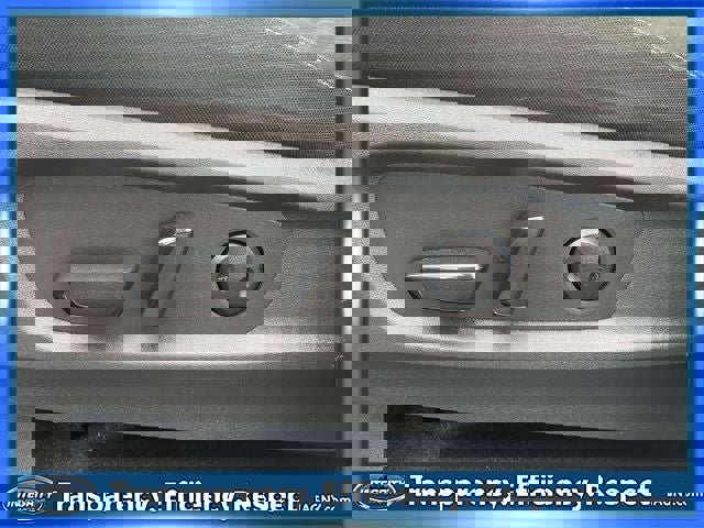 Certified 2024 Nissan Pathfinder SV w/ Black Appearance Package image 18