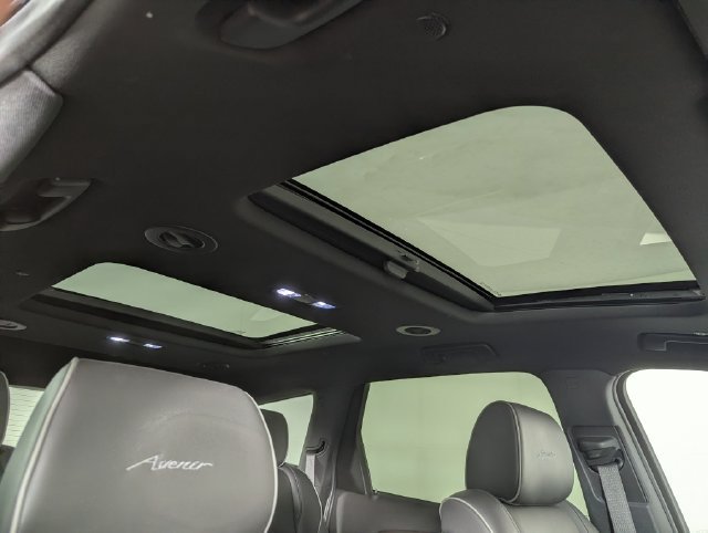 Used 2022 Buick Enclave Avenir w/ Trailering Package, 5000 lbs. AWD/4WD image 25