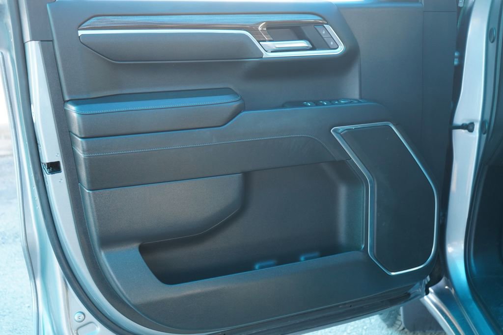 Used 2025 Chevrolet Silverado 1500 LT image 16