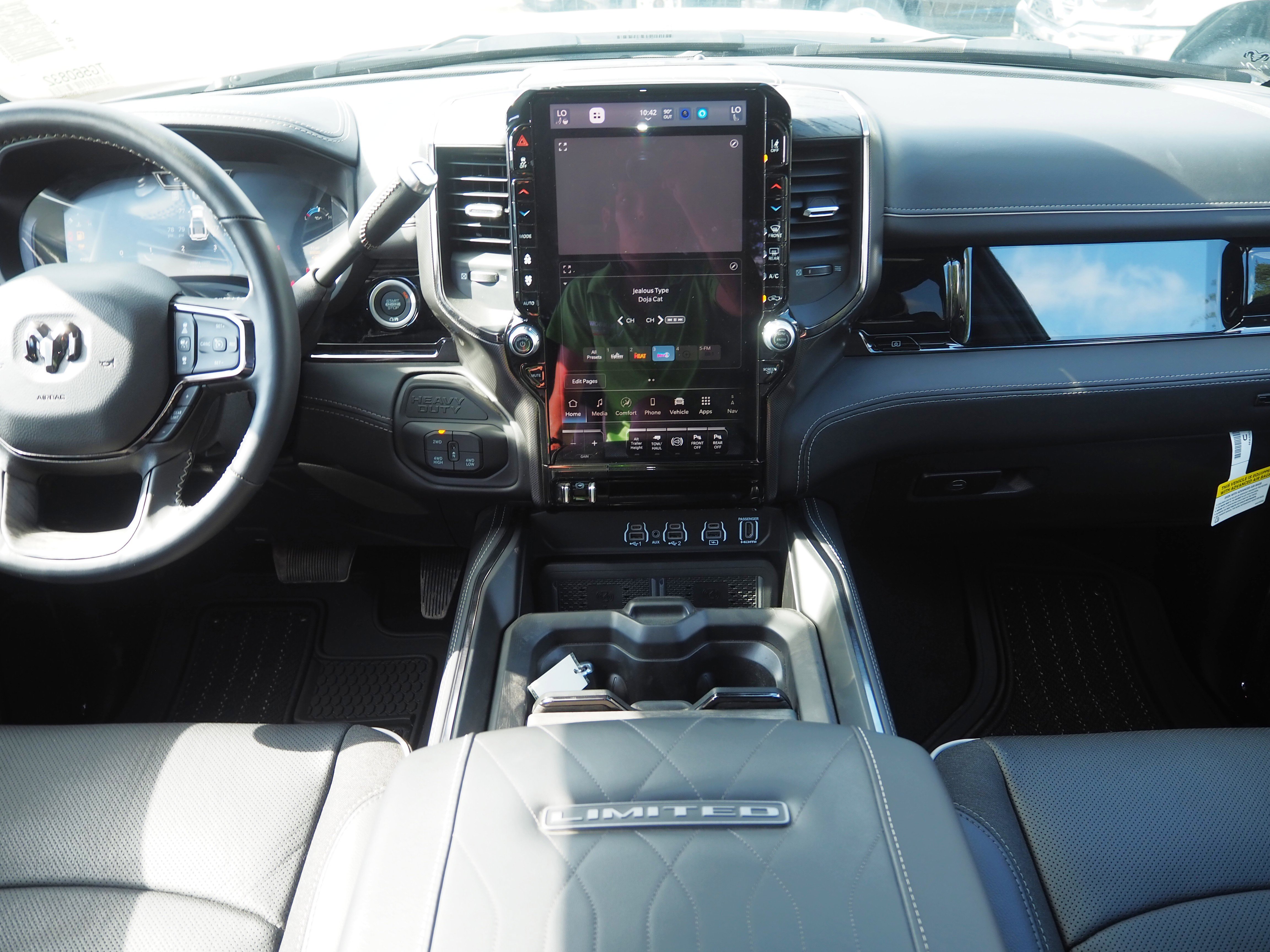 New 2025 RAM 3500 Limited image 17