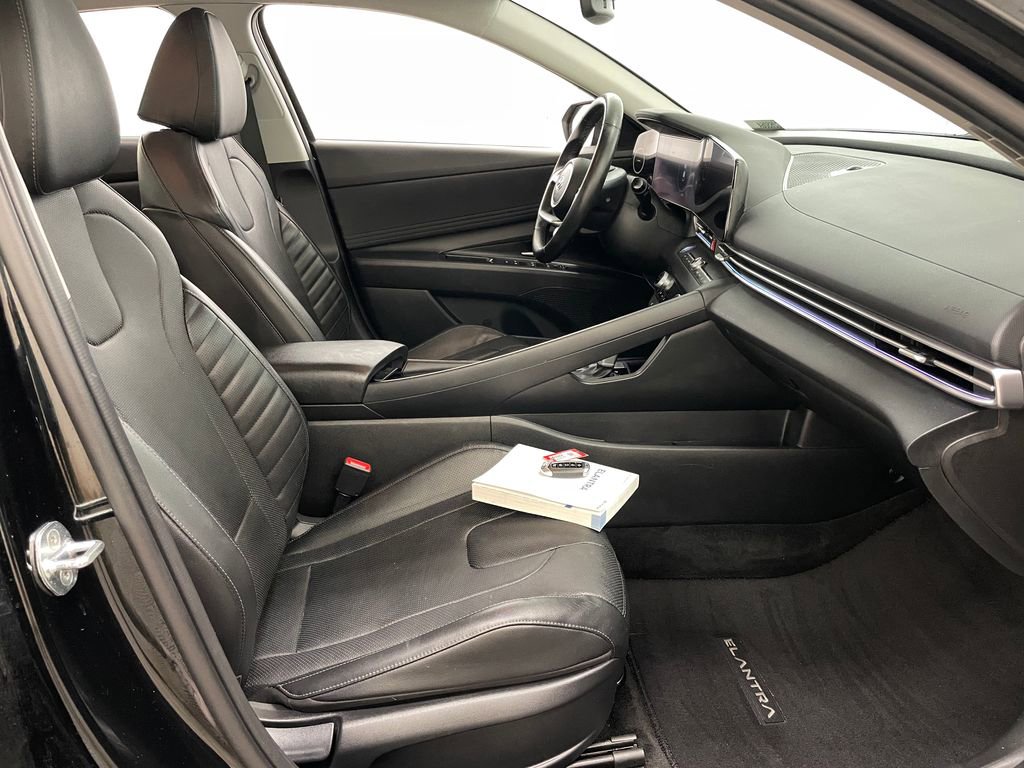 Used 2023 Hyundai Elantra Limited w/ Preferred Accessory Package FWD image 36