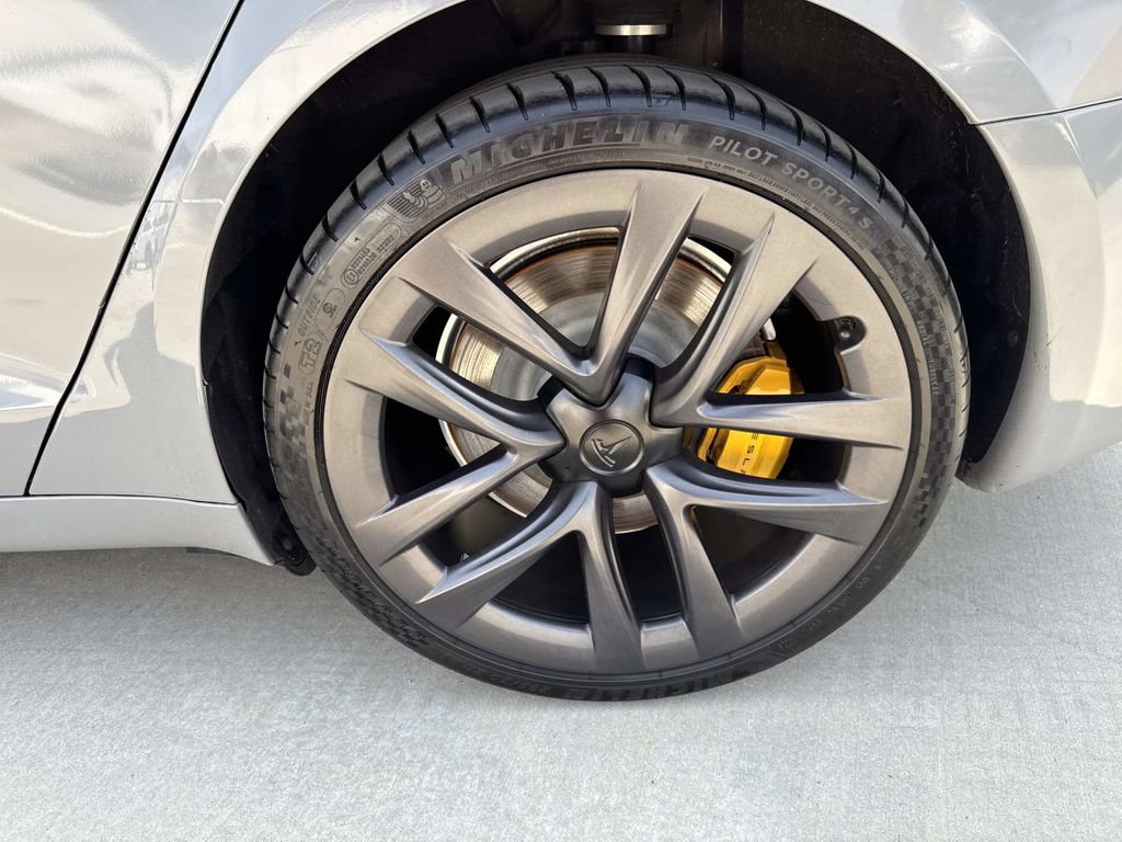 Used 2022 Tesla Model S Plaid image 7